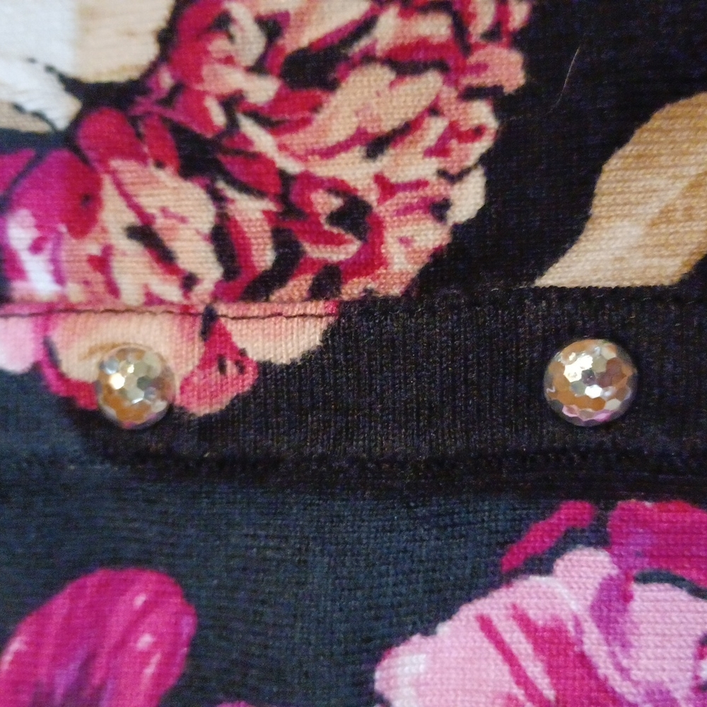 Gorgeous White House Black Market Floral Cardigan - Picture 4 of 8